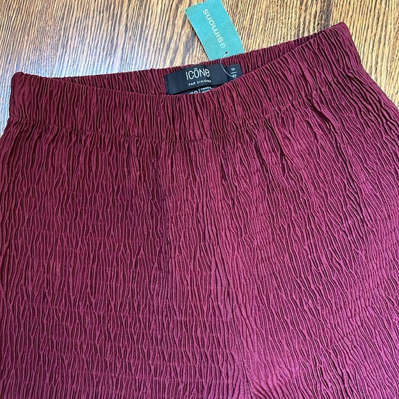 NWT. Icône for Simons Burgundy Wide-Leg Pants (XS) - Picture 3 of 3